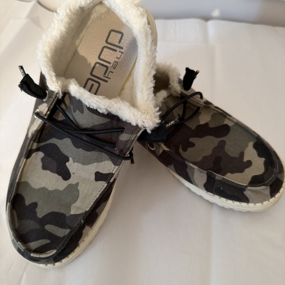 Hey Dude Boat Shoes Womens 8 Gray Green Camo Sherpa Lined Wendy Casual Comfort - Picture 7 of 7